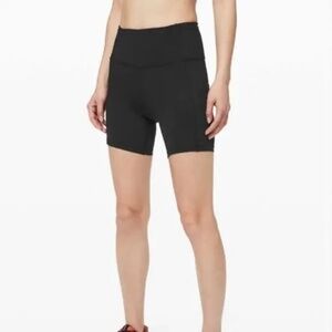 Lululemon Fast and Free Short 6’´ non-reflective black with pockets bike.